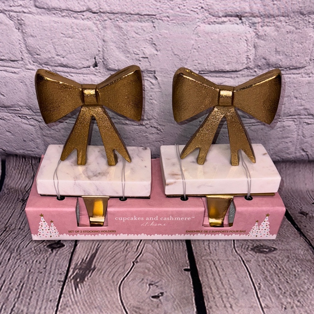 Cupcakes and Cashmere Christmas Gold Metal Bow on Marble Stocking Holder Holiday